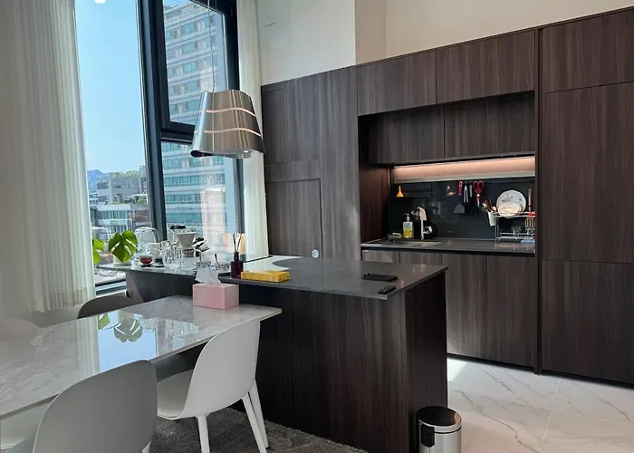 Brand New ! Luxury At Euljiro-5ga 公寓 *